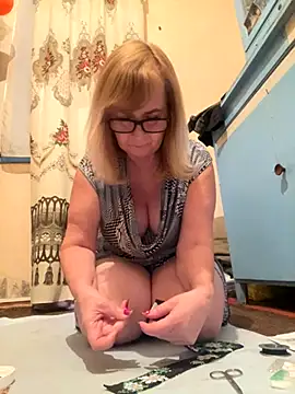 Irina2909xh online show from November 16, 2025, 10:02 pm