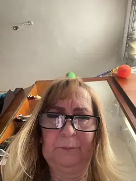 Snapshot of Irina2909@xh chatting on February 7, 2026, 10:12 am Irina2909xh online show from February 7, 2026, 10:12 am