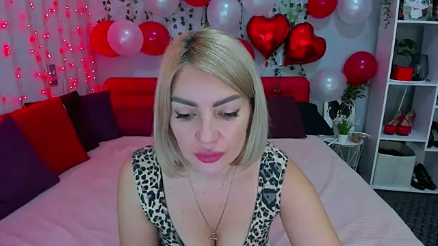 LunaBellucci online show from February 1, 2026, 8:56 am