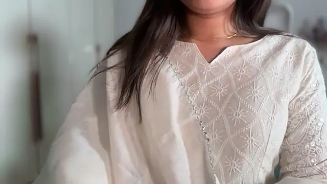 Snapshot of selen_5 chatting on May 2, 2026, 6:35 pm selen 5 online show from May 2, 2026, 6:35 pm