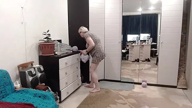 Snapshot of xHoneyLadyx chatting on March 14, 2025, 4:19 pm xHoneyLadyx online show from March 14, 2025, 4:19 pm