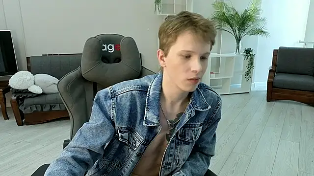 Snapshot of arlekincrop chatting on December 19, 2025, 5:43 am arlekincrop online show from December 19, 2025, 5:43 am