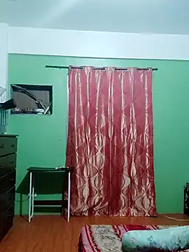 QueenSoreal online show from September 18, 2025, 5:05 pm