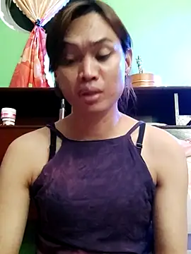 QueenSoreal online show from November 23, 2025, 2:05 pm