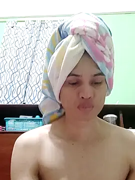 QueenSoreal online show from February 11, 2026, 2:17 pm