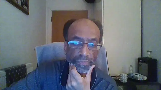 Snapshot of rauncher1 chatting on November 7, 2025, 12:37 am rauncher1 online show from November 7, 2025, 12:37 am