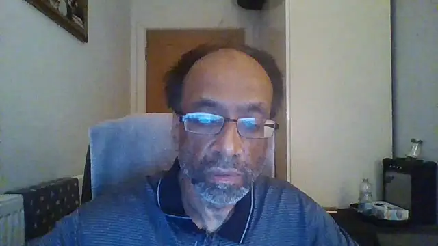 Snapshot of rauncher1 chatting on November 6, 2025, 9:35 am rauncher1 online show from November 6, 2025, 9:35 am