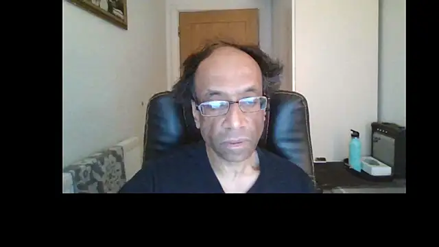 Snapshot of rauncher1 chatting on May 28, 2026, 9:06 am rauncher1 online show from May 28, 2026, 9:06 am
