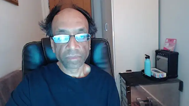 Snapshot of rauncher1 chatting on April 22, 2026, 7:37 am rauncher1 online show from April 22, 2026, 7:37 am