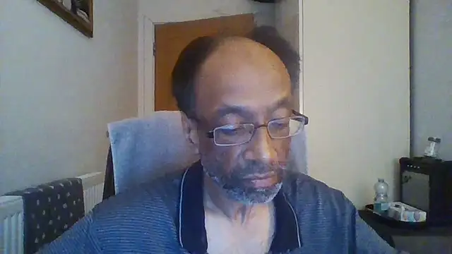 Snapshot of rauncher1 chatting on November 5, 2025, 9:23 am rauncher1 online show from November 5, 2025, 9:23 am