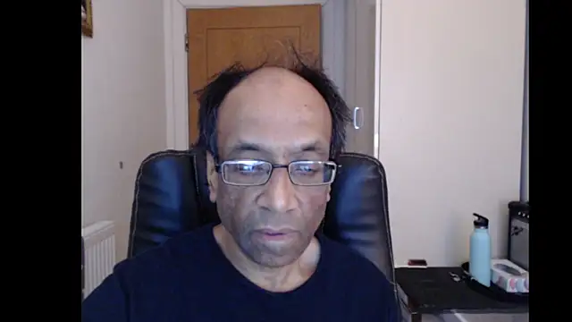 Snapshot of rauncher1 chatting on April 27, 2026, 9:18 am rauncher1 online show from April 27, 2026, 9:18 am