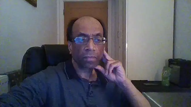 Snapshot of rauncher1 chatting on February 10, 2025, 11:55 pm rauncher1 online show from February 10, 2025, 11:55 pm