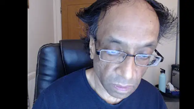 Snapshot of rauncher1 chatting on June 23, 2026, 8:34 am rauncher1 online show from June 23, 2026, 8:34 am