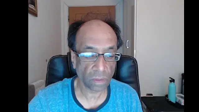 Snapshot of rauncher1 chatting on April 25, 2026, 10:07 am rauncher1 online show from April 25, 2026, 10:07 am