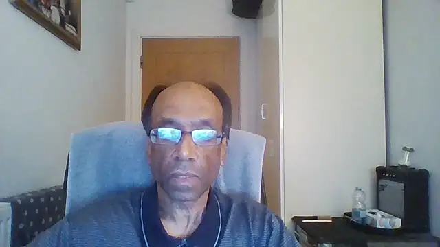 Snapshot of rauncher1 chatting on November 7, 2025, 12:42 pm rauncher1 online show from November 7, 2025, 12:42 pm