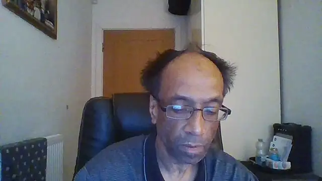 Snapshot of rauncher1 chatting on November 19, 2025, 10:37 am rauncher1 online show from November 19, 2025, 10:37 am