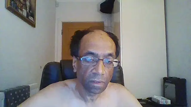 Snapshot of rauncher1 chatting on September 12, 2025, 8:03 am rauncher1 online show from September 12, 2025, 8:03 am