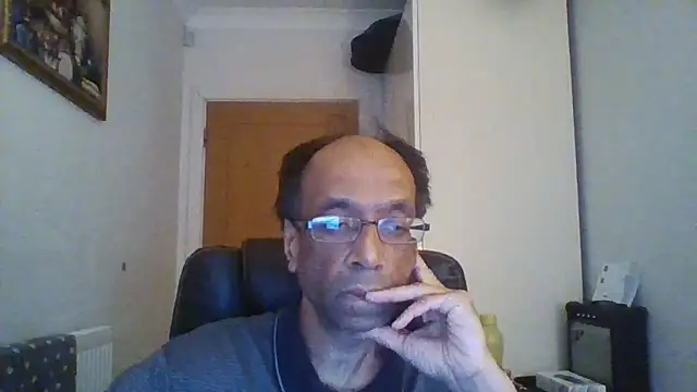 Snapshot of rauncher1 chatting on November 24, 2025, 10:15 am rauncher1 online show from November 24, 2025, 10:15 am