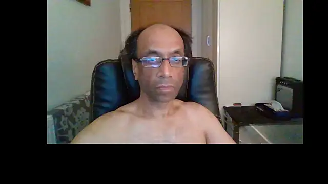 Snapshot of rauncher1 chatting on July 9, 2026, 5:23 pm rauncher1 online show from July 9, 2026, 5:23 pm