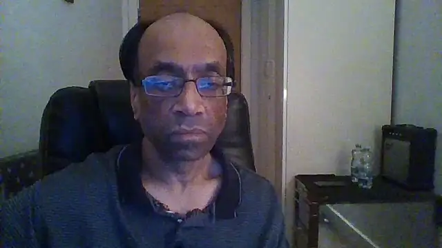 Snapshot of rauncher1 chatting on February 7, 2025, 12:42 am rauncher1 online show from February 7, 2025, 12:42 am