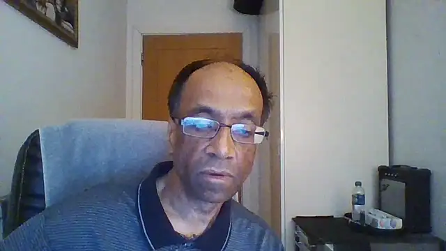 Snapshot of rauncher1 chatting on October 17, 2025, 9:01 am rauncher1 online show from October 17, 2025, 9:01 am