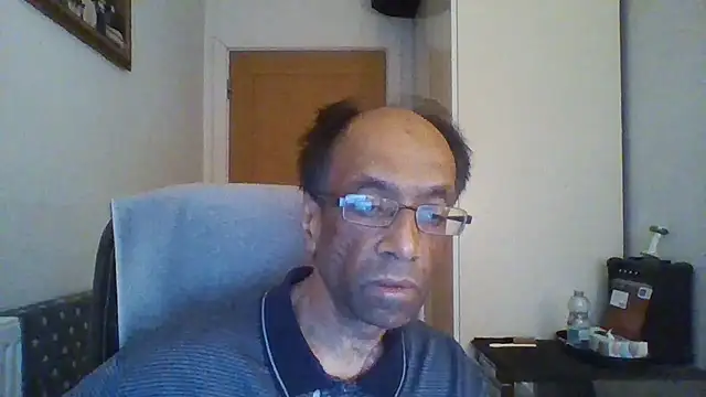 Snapshot of rauncher1 chatting on November 11, 2025, 9:26 am rauncher1 online show from November 11, 2025, 9:26 am