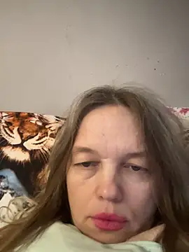 Susanel online show from December 14, 2025, 12:44 pm