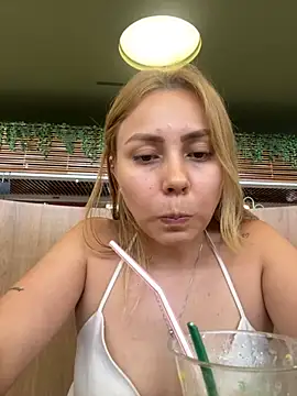 Snapshot of Brittanyrosexx chatting on September 8, 2025, 8:52 pm Brittanyrosexx online show from September 8, 2025, 8:52 pm