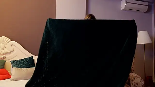 FeliciaKrige online show from March 5, 2025, 8:42 pm