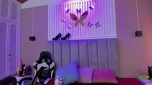 chantall1375 online show from July 16, 2026, 11:51 am