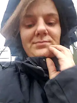 Snapshot of Cutegirlforyou chatting on December 3, 2025, 9:42 am Cutegirlforyou online show from December 3, 2025, 9:42 am