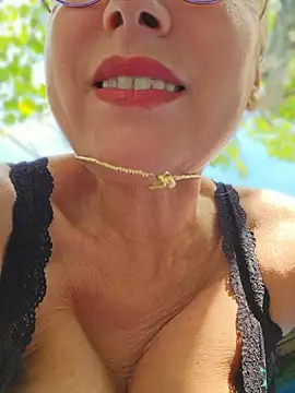 Snapshot of elacoquette chatting on May 11, 2026, 2:45 pm elacoquette online show from May 11, 2026, 2:45 pm