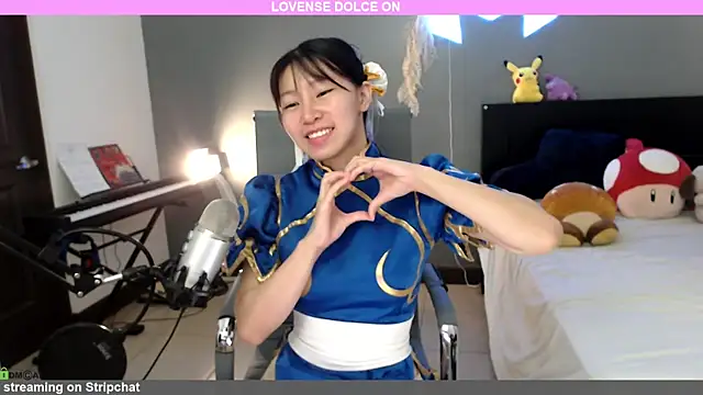 minarocket  online show from December 4, 2025, 4:06 pm