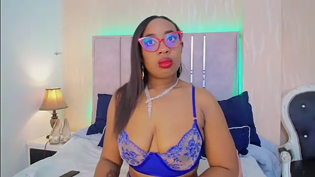 Snapshot of CaseyMoon chatting on February 22, 2026, 12:40 pm CaseyMoon online show from February 22, 2026, 12:40 pm