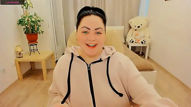 Nina Hopper online show from April 3, 2026, 1:28 pm