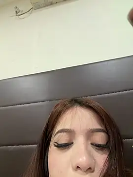 kiarafonseca  online show from April 26, 2026, 2:20 am