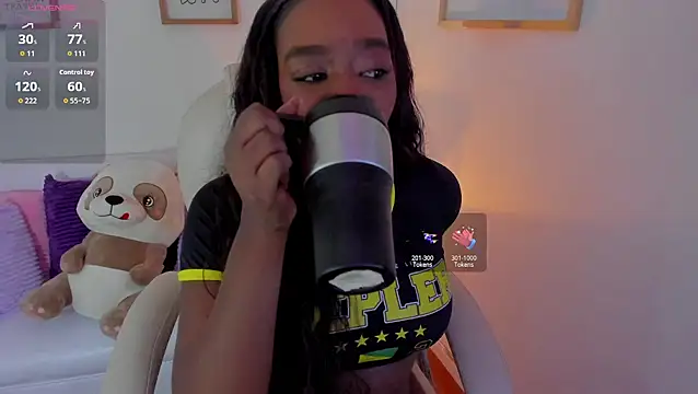 zobe love online show from October 3, 2025, 6:09 pm