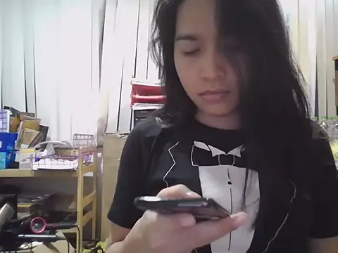 sara kimoo online show from October 2, 2025, 8:01 pm