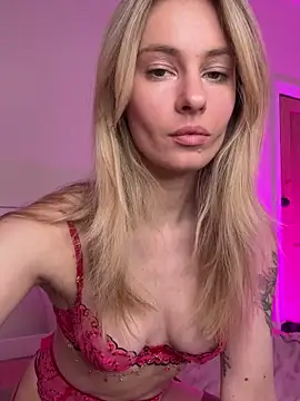 DollyDripp online show from April 13, 2026, 11:14 am