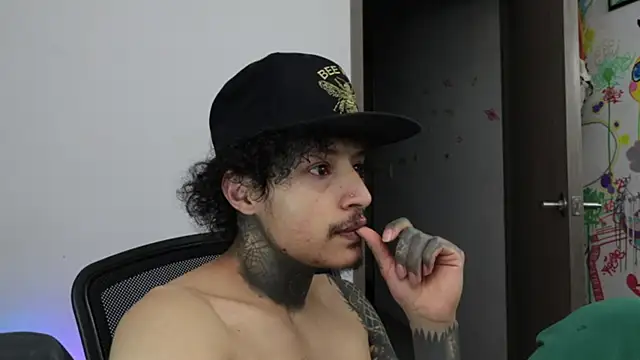 trieone online show from February 26, 2026, 1:49 am