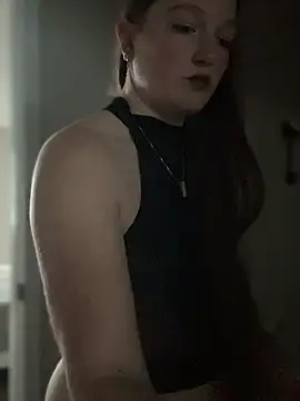 Snapshot of PussiesnCream_ chatting on March 5, 2025, 5:29 pm PussiesnCream online show from March 5, 2025, 5:29 pm