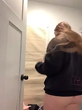 PussiesnCream  online show from April 15, 2026, 7:18 pm