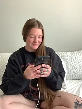 PussiesnCream  online show from April 20, 2026, 3:57 pm