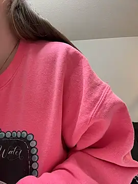 Snapshot of PussiesnCream_ chatting on November 26, 2025, 3:34 pm PussiesnCream online show from November 26, 2025, 3:34 pm