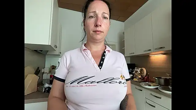 Viola Beck online show from June 26, 2026, 8:31 am
