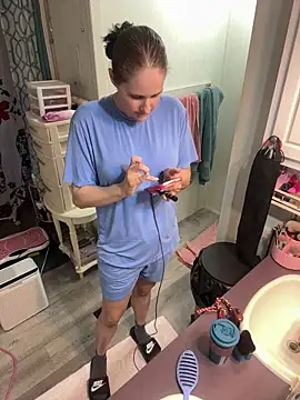lolabunny9 online show from May 22, 2026, 2:59 pm