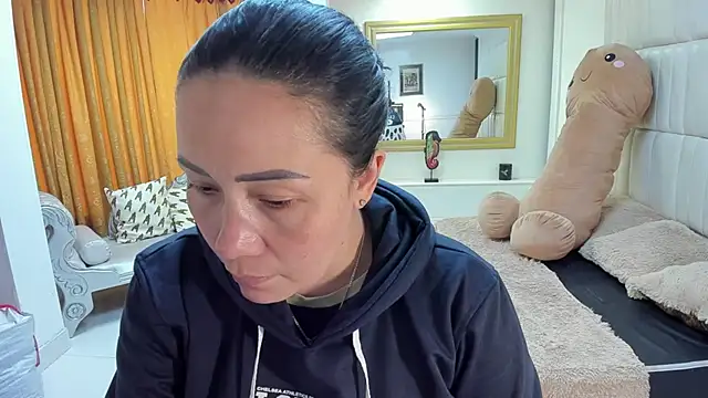 gaby trent online show from November 24, 2025, 2:50 pm