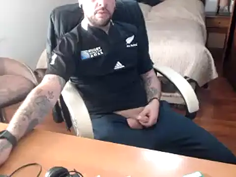 Snapshot of pose14 chatting on September 23, 2025, 2:40 am pose14 online show from September 23, 2025, 2:40 am