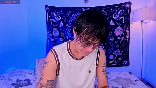 Snapshot of LeaneSeb chatting on February 28, 2025, 6:41 pm LeaneSeb online show from February 28, 2025, 6:41 pm