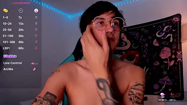 Snapshot of LeaneSeb chatting on February 21, 2025, 6:48 pm LeaneSeb online show from February 21, 2025, 6:48 pm